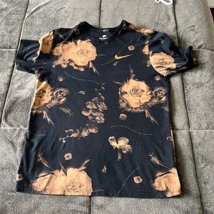 Nike t shirt roses